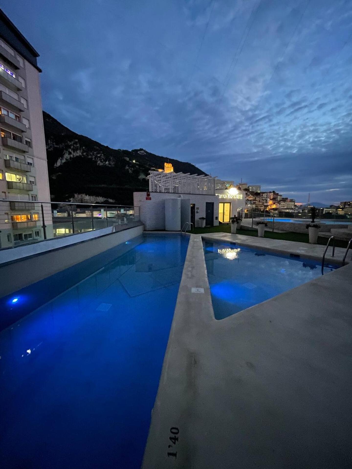 Urban Oasis At Luxurious Ocean Village Gibraltar Exterior photo