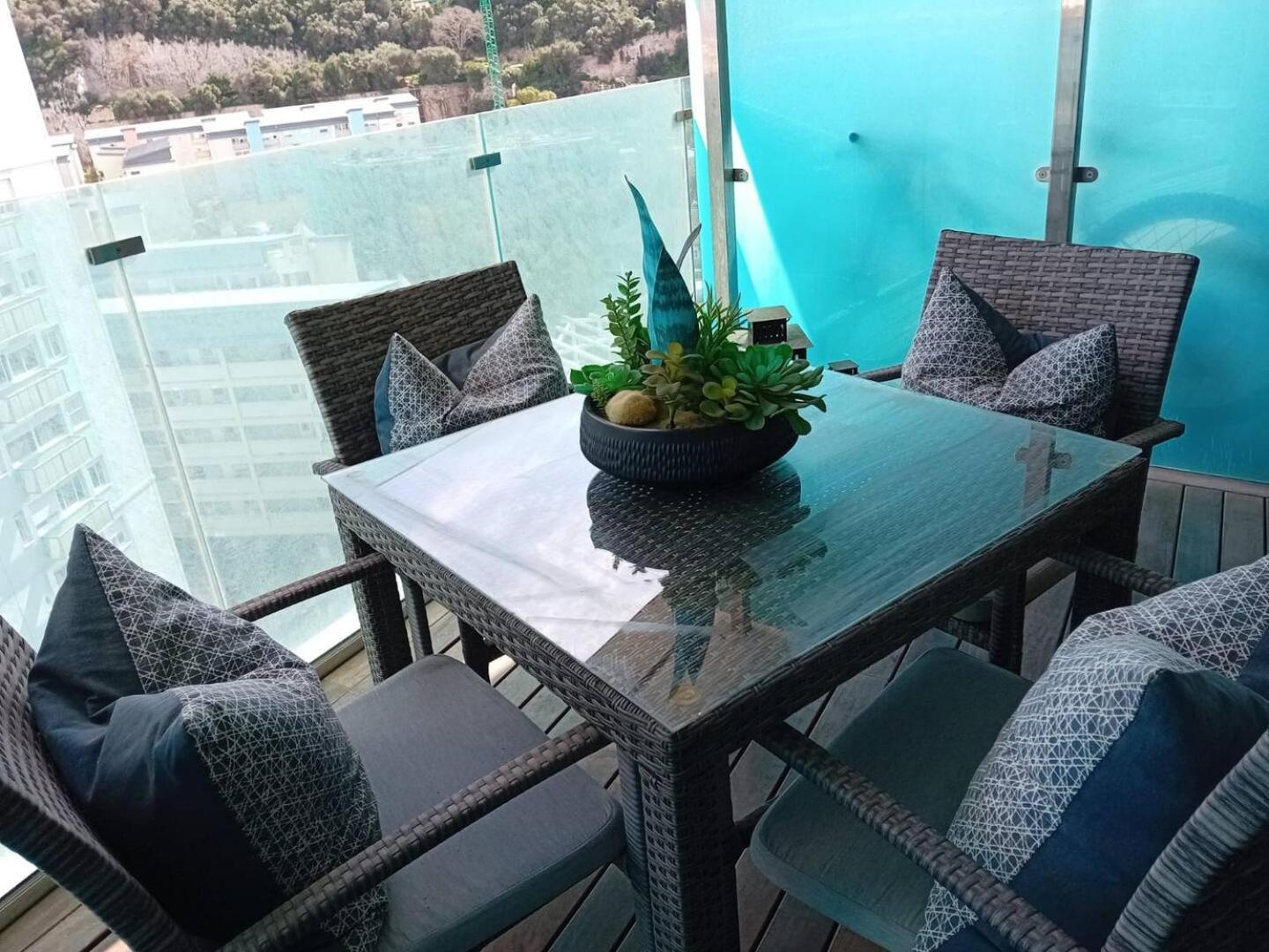 Urban Oasis At Luxurious Ocean Village Gibraltar Exterior photo